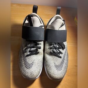Nike Women’s Air Zoom Strong Athletic Training Trainers Shoes size 7.5
